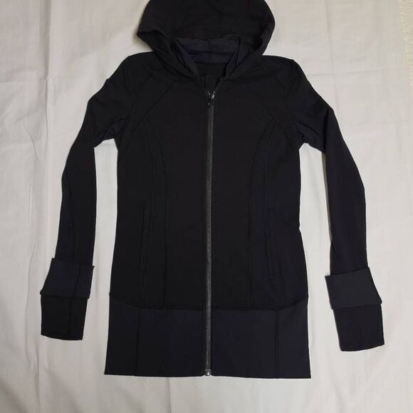 lululemon athletica Jackets & Blazers - Lululemon jacket with a full-zip front and hood Size 6